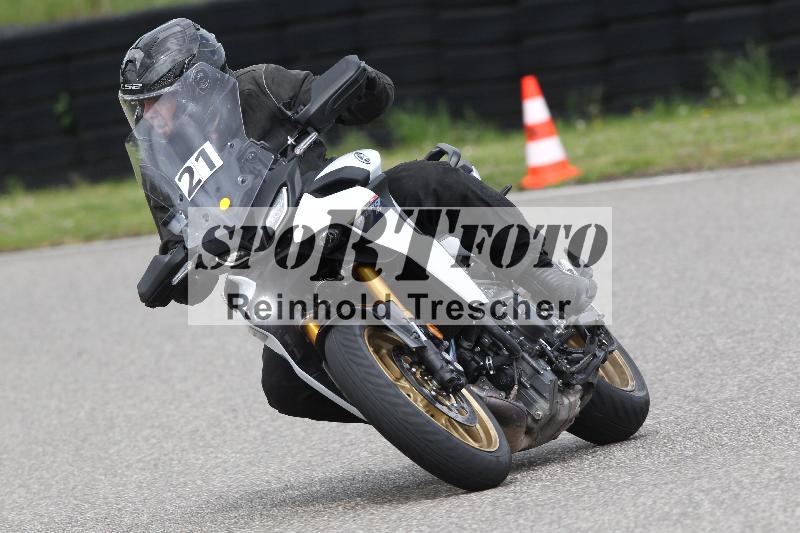 Archiv-2025/10 23.04.2025 Cornu Master School ADR/rot-rouge/21